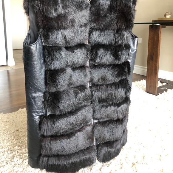 Real Fur Vest (leather and fur) - Picture 2 of 7
